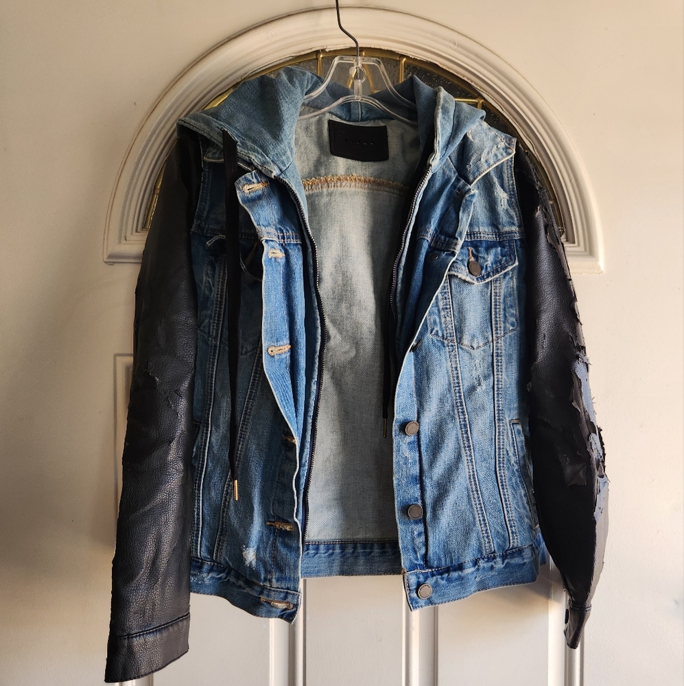 BLANK NYC Jean Denim Faux Leather Sleeves Zip Jacket Hood Pockets Sz Sm Flawed